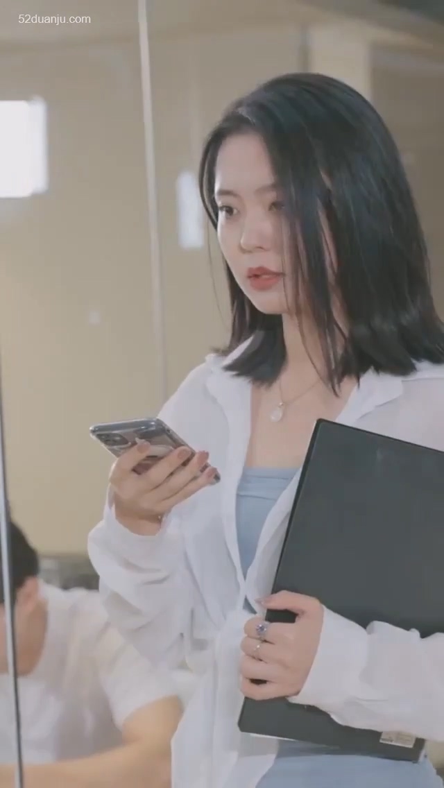 美女總裁的貼身狂龍合集版 第01集(大結(jié)局)